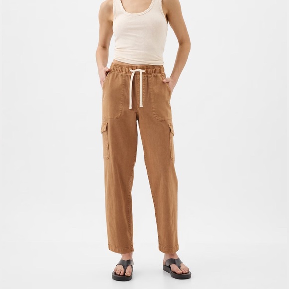 GAP Pants - Midrise Easy Cargo Pants - Pretzel